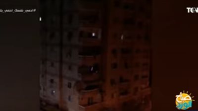 عزف من البلكونة.. شاهد كيف استغل المصريين ساعات الحظر