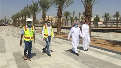 أمين جدة يتفقد جسر صاري وحديقة الأمير ماجد