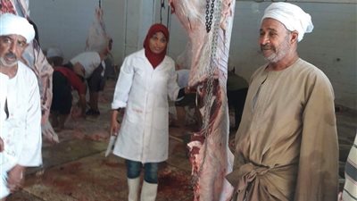 استثناء الجزارين من الغلق التام بالبحر الأحمر (صور)