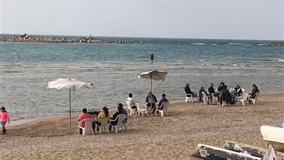 قرار عاجل من محافظ الإسكندرية بعد خروج المواطنين إلى الكورنيش