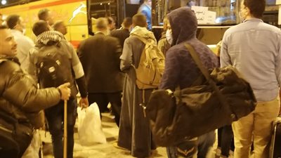 عقب الحظر.. نقل ركاب قطاري 983 و981 