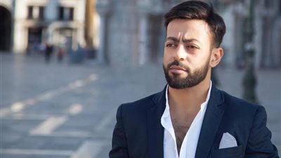 بعد حفل أمس.. تامر عاشور مطلوب على جوجل