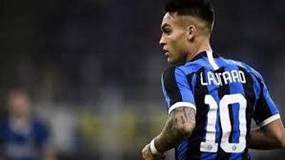 برشلونة يتقدم على ريال مدريد في سباق مارتينيز