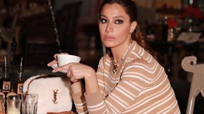 بسمة وهبة محرومة من رؤية ابنتها بسب كورونا