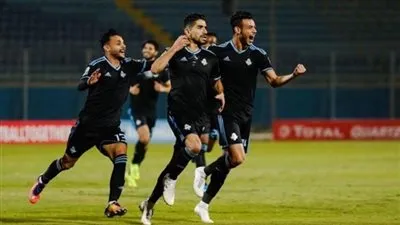 نجم بيراميدز يصفع الزمالك ويختار الانتقال للأهلي