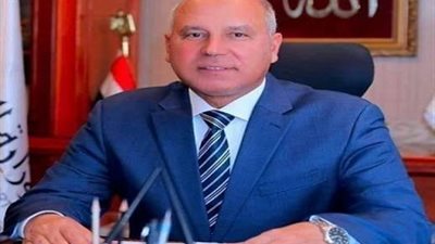 وزير النقل عن تكدس المترو: وسيلة نظيفة ورخيصة وحضارية