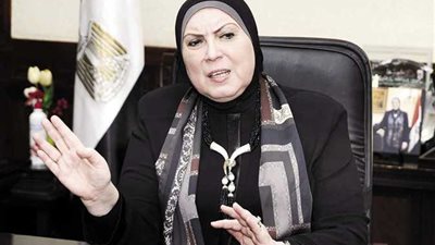 وزيرة الصناعة: إرسال بيانات 1008 مصنع لوزارة الداخلية للسماح لهم بالعمل وقت الحظر