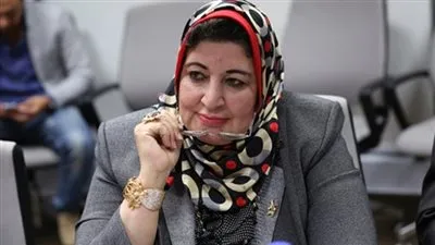 برلمانية تشيد بتوفير أتوبيسات فاخرة لنقل ركاب القطارات وقت الحظر