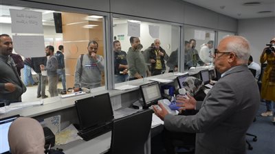 محافظ بورسعيد يشدد على عدم تجمع المواطنين في الجمارك (صور)