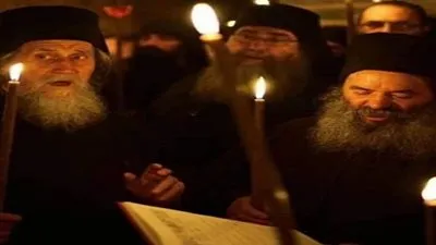 حقيقة ظهور أطياف نورانية للعذراء مريم في أديرة جبل آثوس باليونان