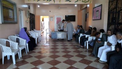 انتظام سير العمل بمراكز تسجيل العمالة غير المنتظمة في الفيوم (صور)