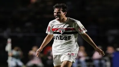 صراع بين برشلونة وريال مدريد على التعاقد مع جوهرة برازيلية