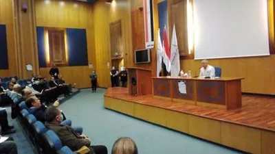 قيادات ميناء الإسكندرية تتابع إجراءات تعقيم البضائع والشاحنات