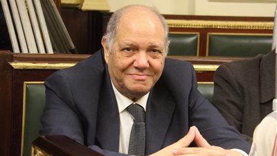 برلماني: قرار البنك المركزي بشأن السحب والإيداع يضبط السوق 