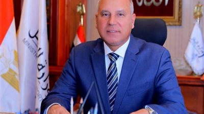 وزير النقل: 4 أتوبيسات لنقل ركاب الطائرات للحجر الصحي