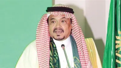 وزير الحج السعودي يعلن رعاية 1200 معتمرًا عالقا بسبب كورونا