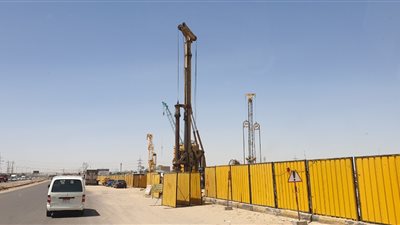 رئيس جهاز 6 أكتوبر يتفقد سير العمل بمشروعات طريق الواحات