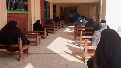 وزير الإتصالات يوضح كيفية صرف المعاشات من المدارس ومراكز الشباب