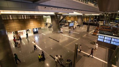 بلومبرج: تسريح 40% من العاملين في مطار حمد بسبب 