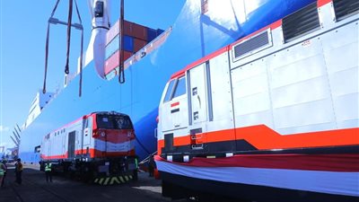 وزير النقل: هددنا جنيرال الكتريك للحصول على الجرارات في مواعيدها