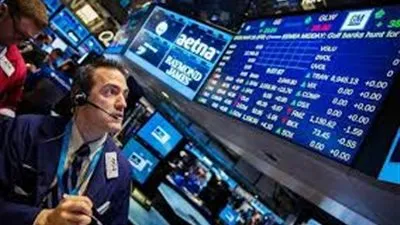 البورصة الأمريكية تفتح تعاملاتها على تراجعات جماعية لمؤشراتها