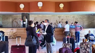 الحكومة تعلمت الدرس من الكارثة.. هكذا تم استقبال العائدين من أمريكا والتعامل معهم 