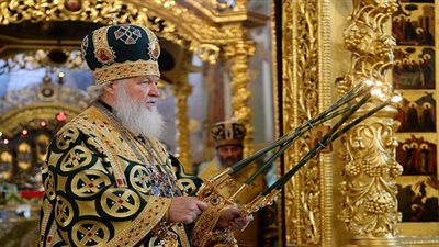 بطريرك موسكو يدعو لاستمرار الطقوس الكنسية 