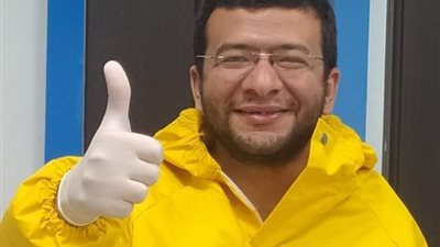 طبيب يروي تفاصيل أصعب لحظات حياته بتكليفه لمجابهة كورونا داخل مستشفى عزل بالأقصر 