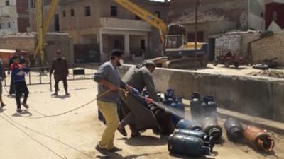 رئيس هيئة قناة السويس: تطهير قرية ربيع بالكامل وتوفير الوجبات حتى نهاية رمضان