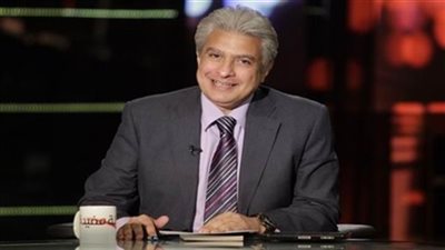 وائل الإبراشي يعلق على تصفيق الأهالي لطبيب عائد من الحجر