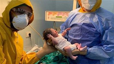 شاهد بالصور.. أول عملية ولادة قيصرية لمصابة بفيروس كورونا بالغردقة