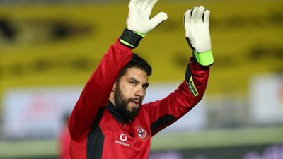 أحمد حسن : شريف إكرامي لن يقبل الجلوس إحتياطيًا فى بيراميدز