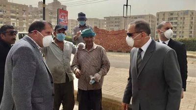 توزيع الكمامات على عمال النظافة بكفرالشيخ لحمايتهم من كورونا