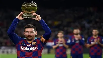 مفاجأة.. ميسي يرشح هذا اللاعب ليصبح الأفضل في العالم