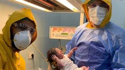استشاري نساء وتوليد يكشف نتيجة تحليل الكورونا لـ أول مولود من أم متعافية من الفيروس