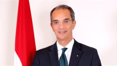 منعًا للتزاحم.. وزير الاتصالات: 600 مدرسة ومركز شباب لصرف المعاشات