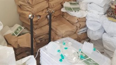 سقوط صاحب شركة بحوزته مستلزمات طبية مجهولة المصدر بقصر النيل