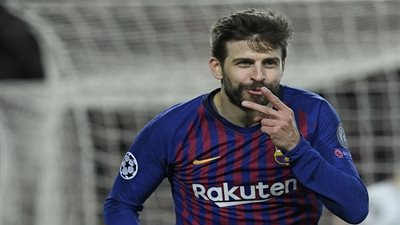 جيرارد بيكيه يهدد بالرحيل عن برشلونة