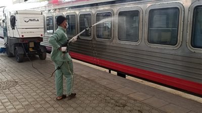 ندوات توعية وتعقيم مستمر.. أبرز إجراءات 