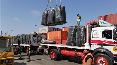 النقل: 45 سفينة عاملة بالموانئ المصرية خلال 24 ساعة الماضية