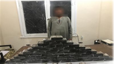 ضبط شخص بحوزته 330 طربة حشيش في الإسكندرية
