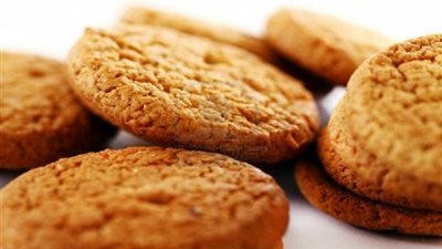 سهل واقتصادي ولذيذ.. إليكم طريق تحضير بسكويت العشر دقائق