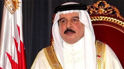 العاهل البحريني وسلطان عمان يبحثان سبل مواجهة كورونا