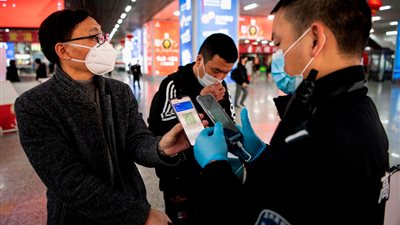 كيف تسيطر الصين على انتشار كورونا بعد رفع الحظر؟