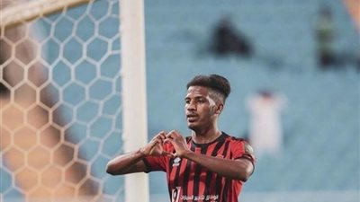 بعد ارتدائه قميص النصر.. الرائد يُعاقب الغامدي