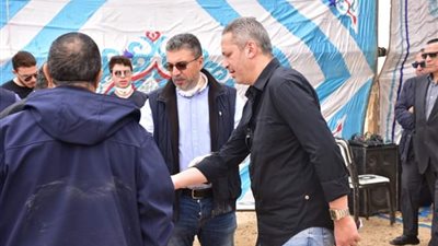 نجوم الفن والمجتمع.. يشيعون جنازة والدة معتز التوني وحماة عمرو الليثي (صور)