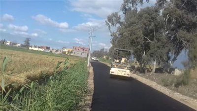 رصف شوارع مركزي الرياض وبلطيم في كفرالشيخ (صور)