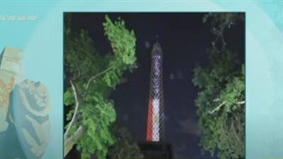 برج القاهرة يواجه كورونا.. ويضئ بعبارة 