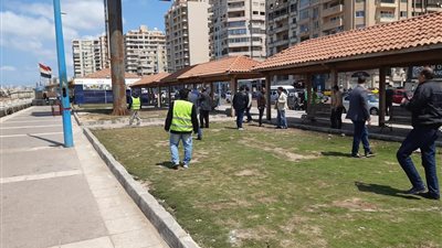 حملات مكبرة لفض التجمعات على كورنيش الإسكندرية (صور)