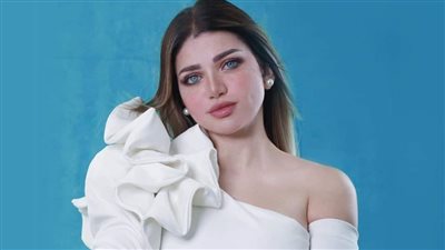 بحجاب.. ياسمين الخطيب تطل على جمهورها 